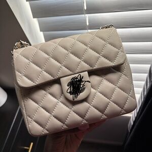 Elegant Cream Quilted Women's Bag